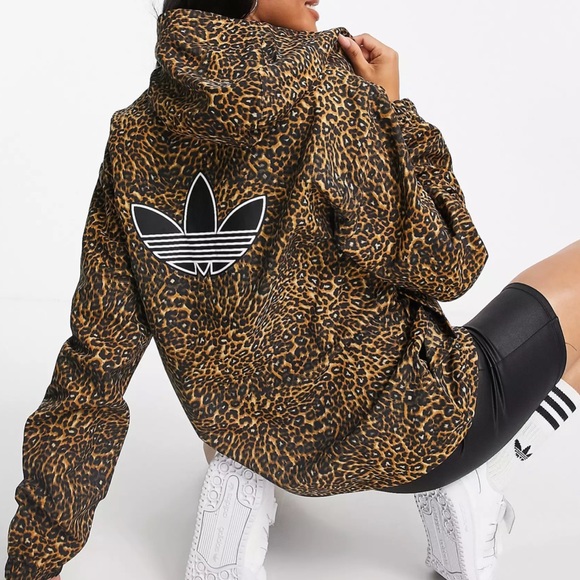 adidas Originals windbreaker jacket in leopard print size M NWT - Picture 3 of 13